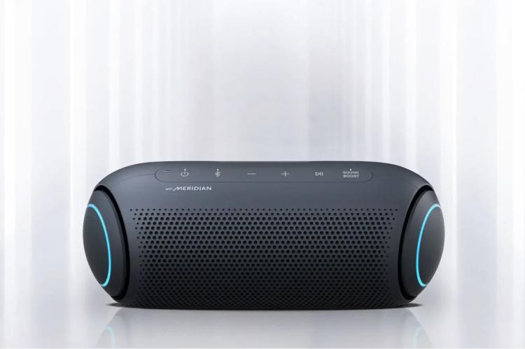 Portable bluetooth speaker